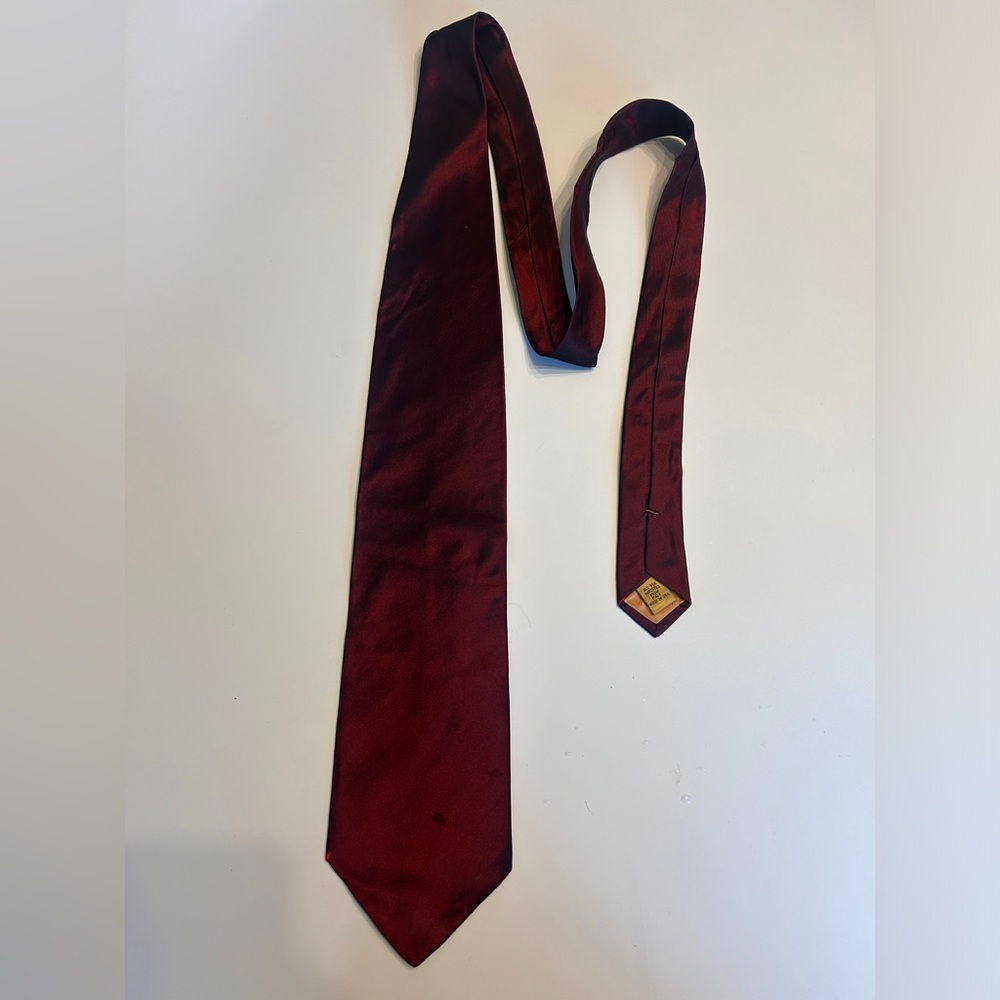 Donna Karan Signature Men’s All Silk Tie
